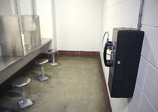 prison-pay-phones.jpg